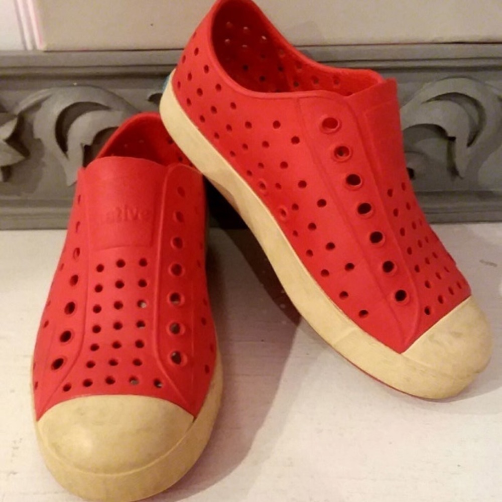 Native Jefferson kids shoe size 13
